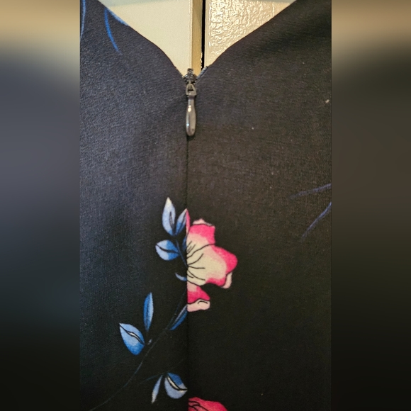 Mango Flower Dress - Picture 4 of 5